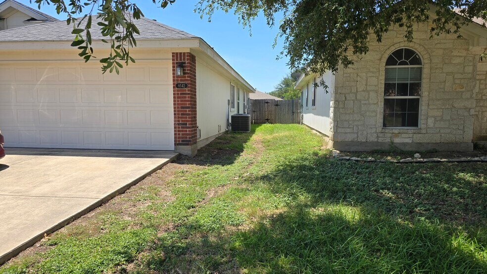 Building Photo - 8542 Snakeweed Dr
