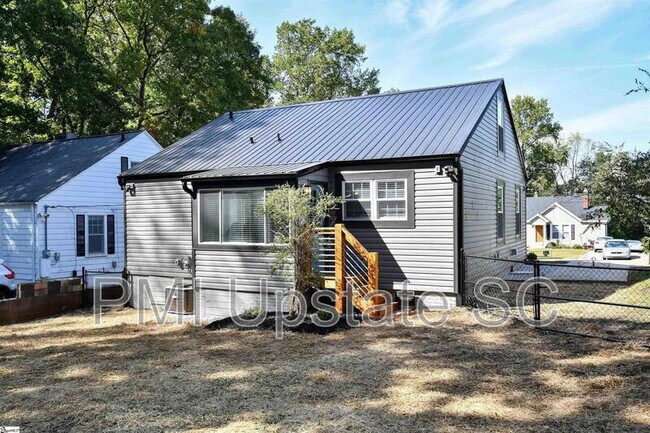 Building Photo - 105 McMakin Dr