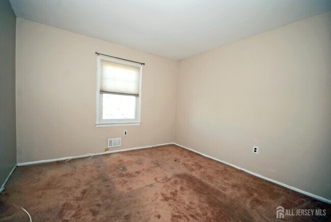 Building Photo - 7 Gardenia Ct