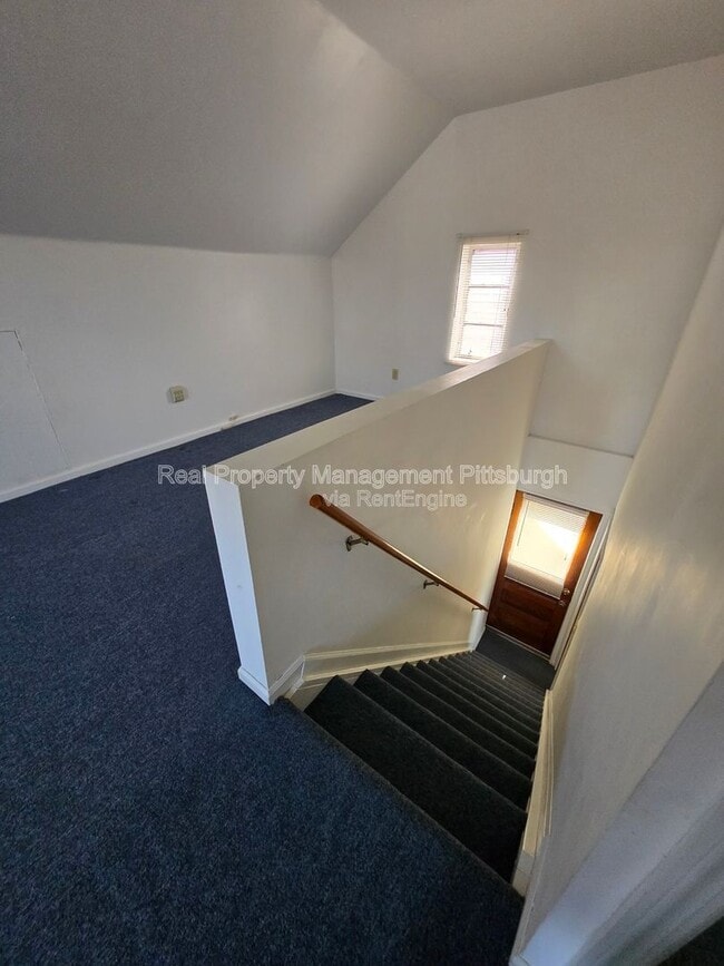 Building Photo - 4744 Lougean Ave
