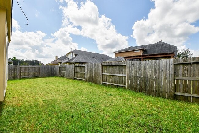 Building Photo - 15219 Ashbrook Dove Ln