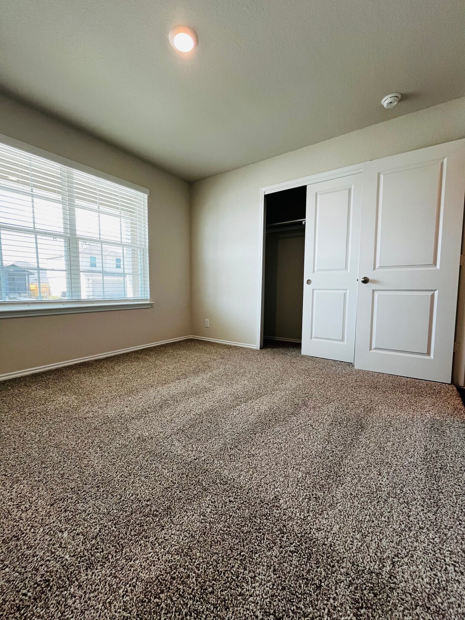 Building Photo - 13928 San Saba Fls