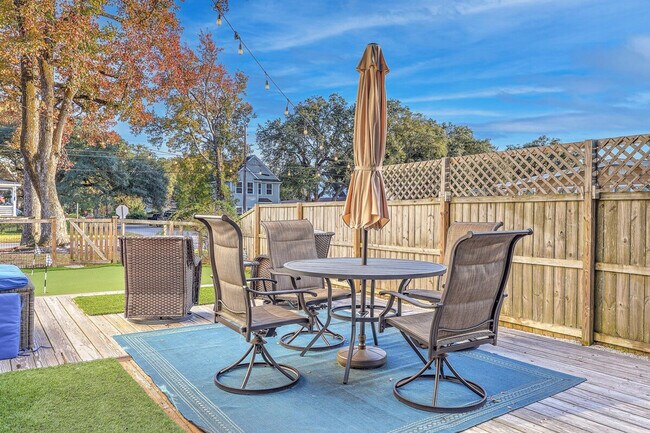 Building Photo - 1175 Leesville St