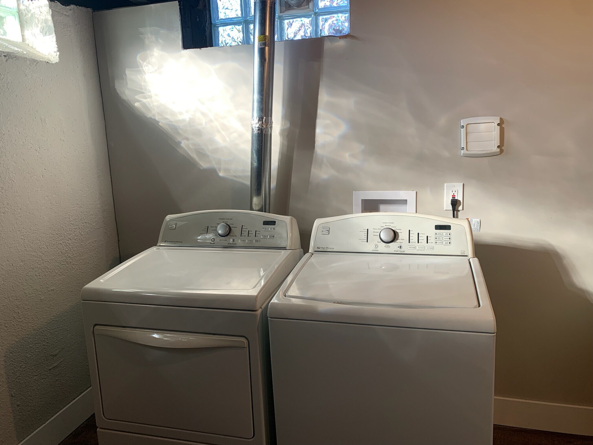 Separate, finished laundry room - 14103 Blue Skies St