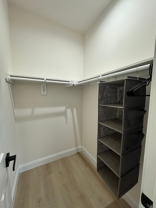 Building Photo - 3902 McKinley St