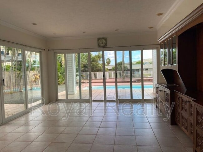 Building Photo - 6637 Hawaii Kai Dr