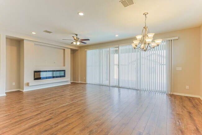 Building Photo - 20364 E Carriage Wy