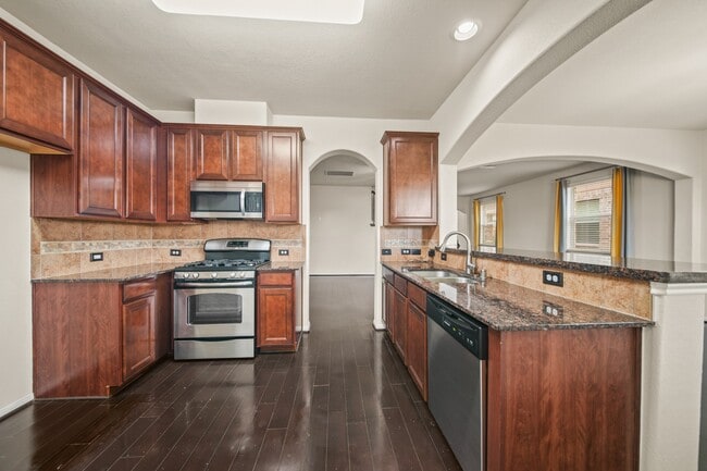 Building Photo - 4027 Waterford Ln