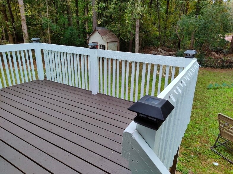 Deck - 4414 Housworth Dr