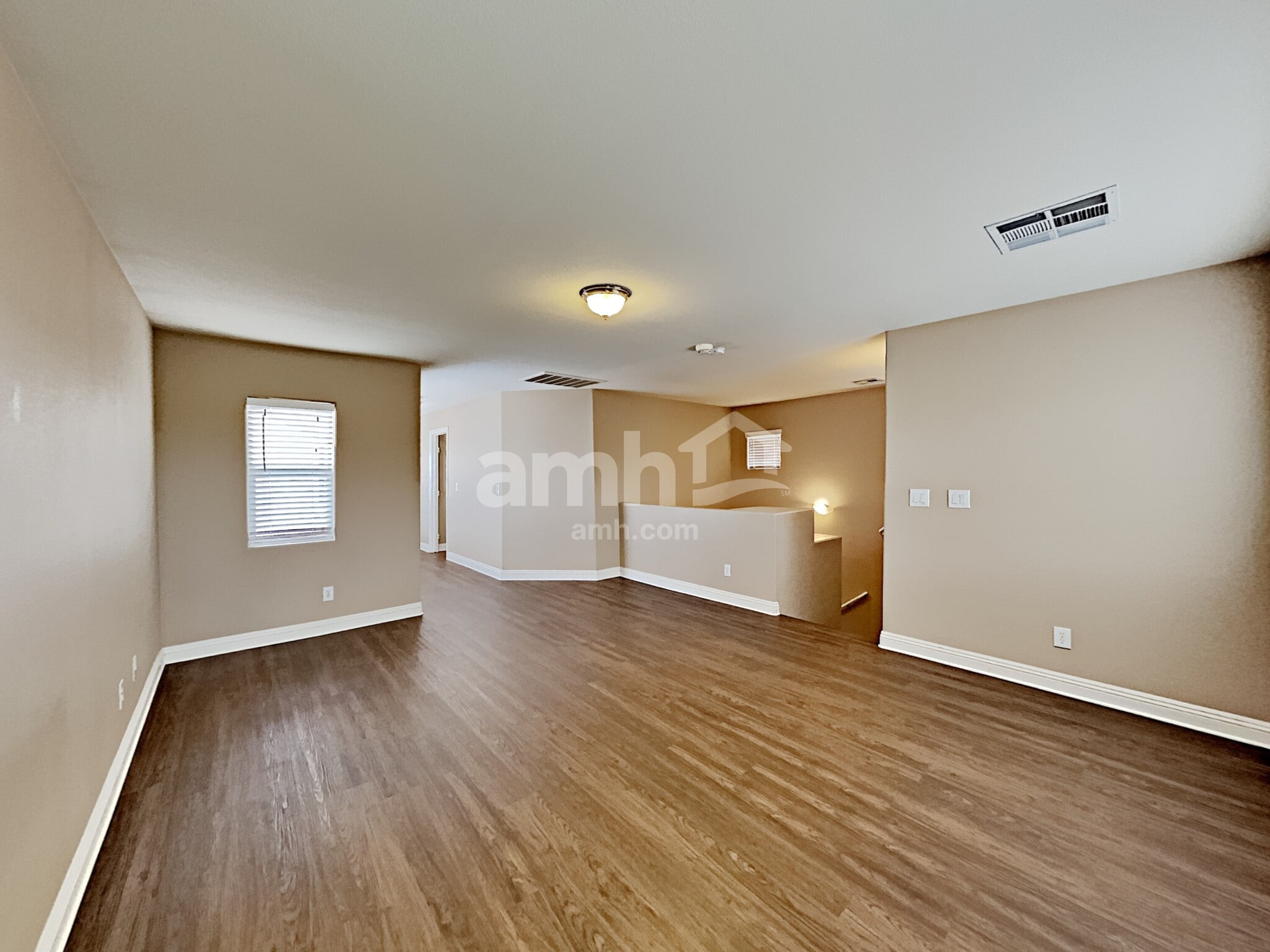 Building Photo - 8813 Red Fox Dr