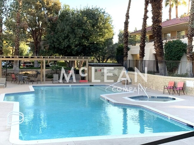 Building Photo - Second Floor 1 Bedroom at Palm Springs Villas