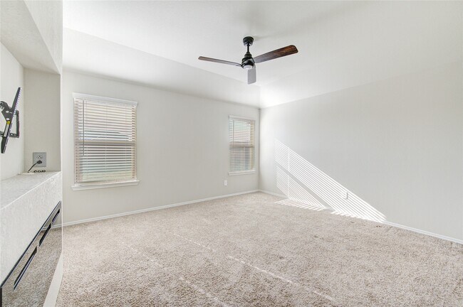 Building Photo - 21335 Hendricks Holw Ln