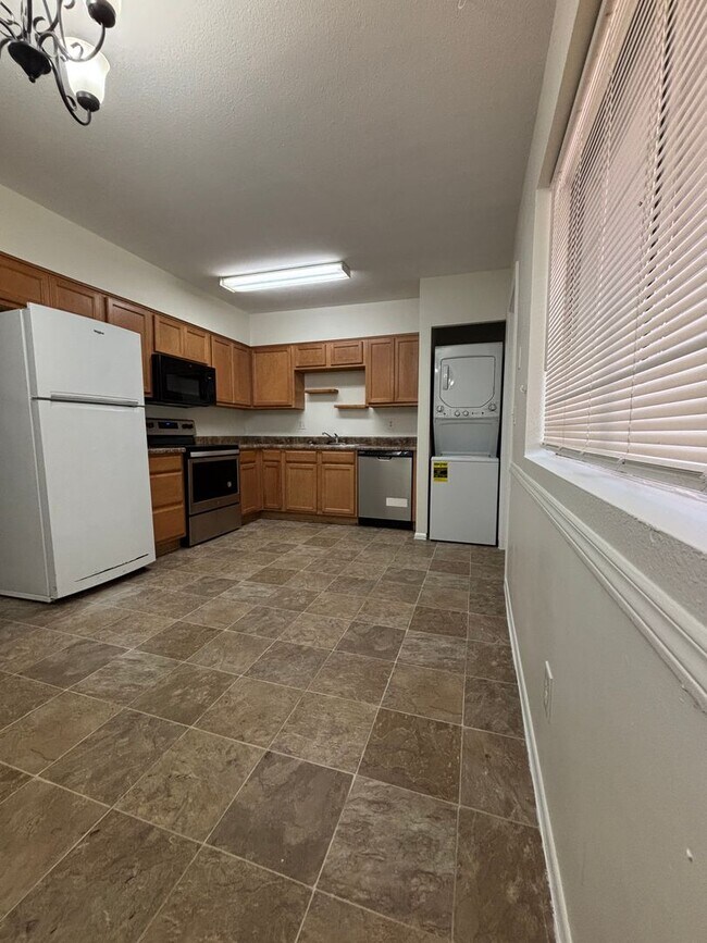 Building Photo - 1050 S Stapley Dr