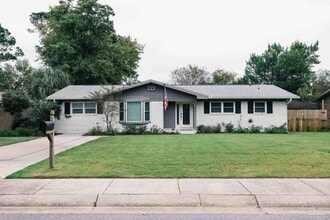 Building Photo - 5580 Homewood Rd