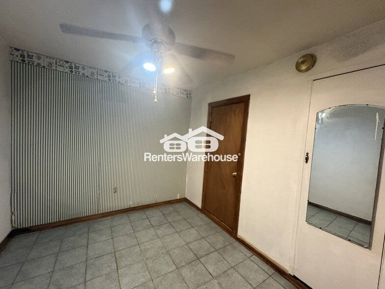 Building Photo - 1501 Briarwood Blvd