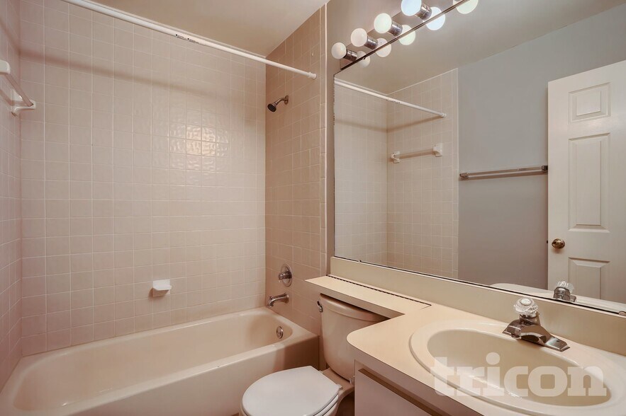 Building Photo - 9610 Fox Hearst Rd