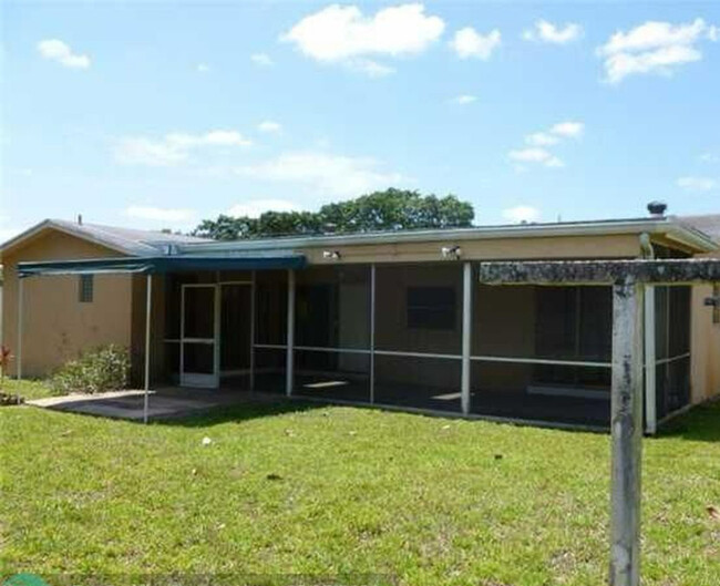 Building Photo - 5301 Johnson St