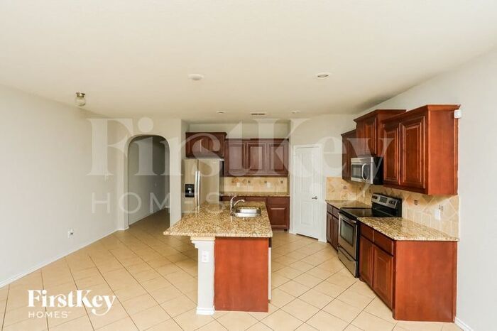 Building Photo - 5105 Glen Meadow Dr