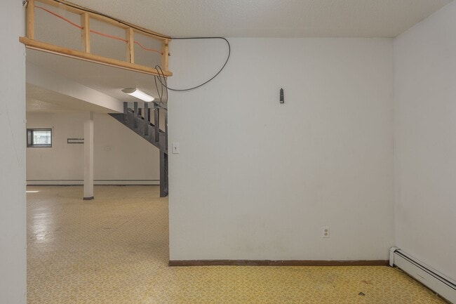 Building Photo - 812 Andrew St