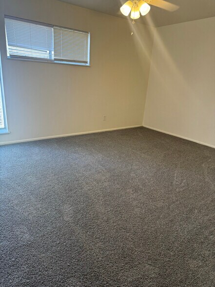 Building Photo - 701 Canada St