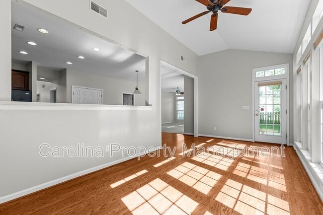 Building Photo - 5006 Rosewater Ln