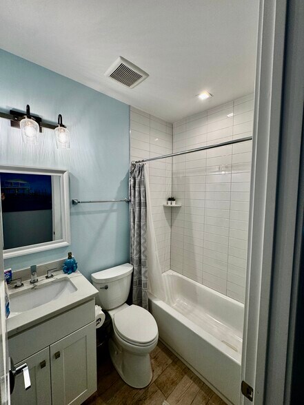 Upstairs Shared Bath - 1127 G St NE