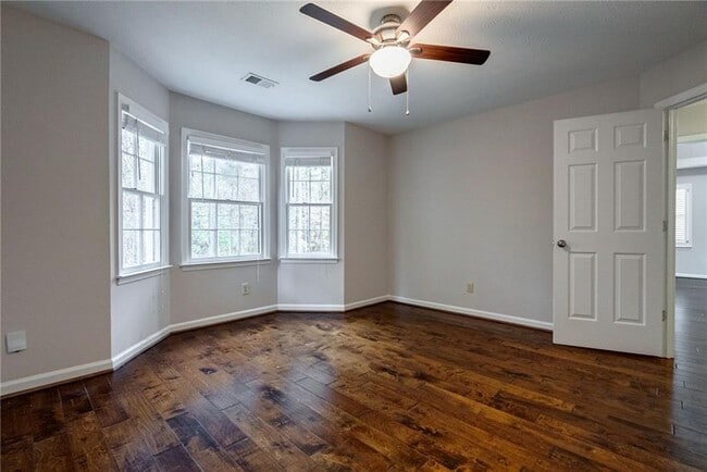 Building Photo - 8895 Club River Dr
