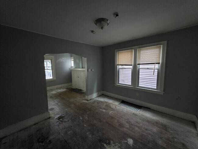 Building Photo - 15839 LaSalle St