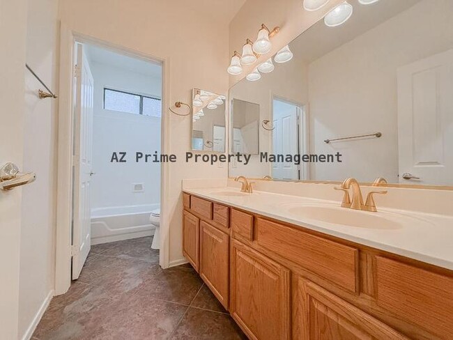 Building Photo - 890 N Bullmoose Dr