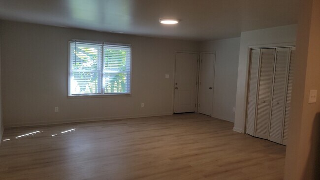 Building Photo - 2641 Connally Dr