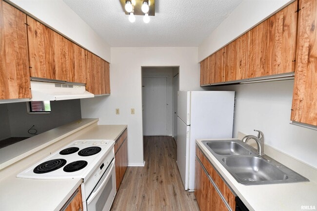 Building Photo - 5734 Autumn Ridge Ct