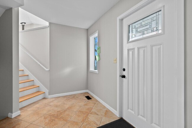 Building Photo - 3Bd/2.5Ba Seattle House