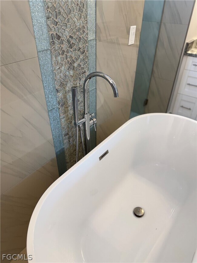 Building Photo - 3013 4th St W