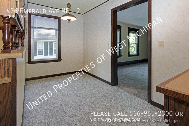 Building Photo - 476 Emerald Ave NE