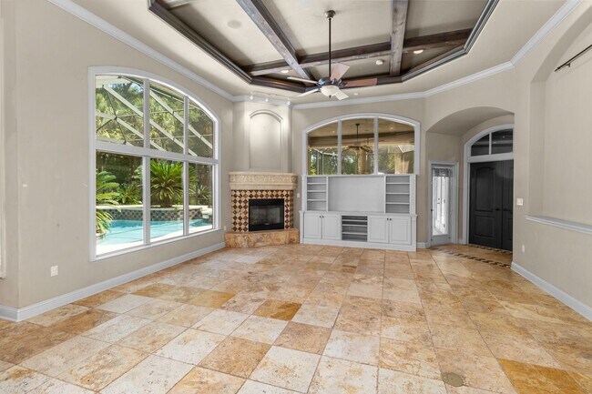 Building Photo - Executive Gainesville Rental: Custom 4 Sui...