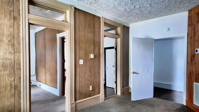 Building Photo - 707 2nd Ave