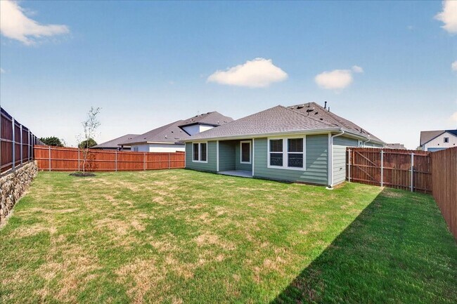 Building Photo - 717 Sweet Pea Dr