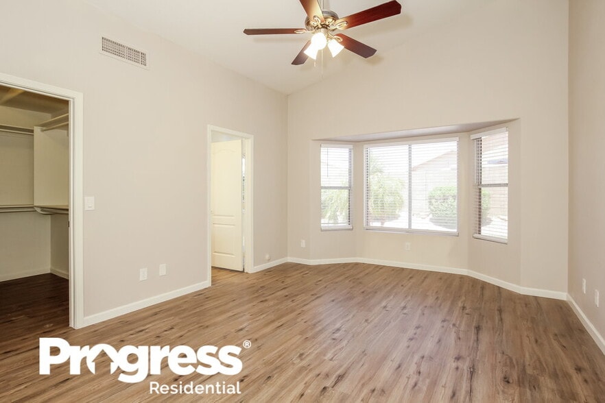 Building Photo - 9658 W Potter Dr