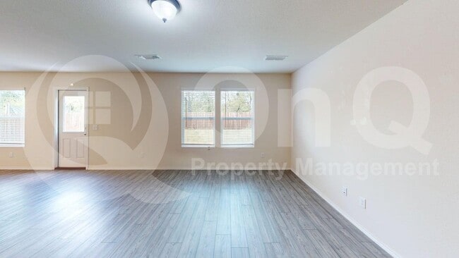 Building Photo - 426 Lake Erie Dr