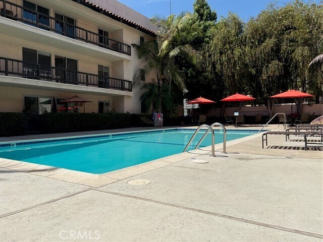 Building Photo - 1127 E Del Mar Blvd