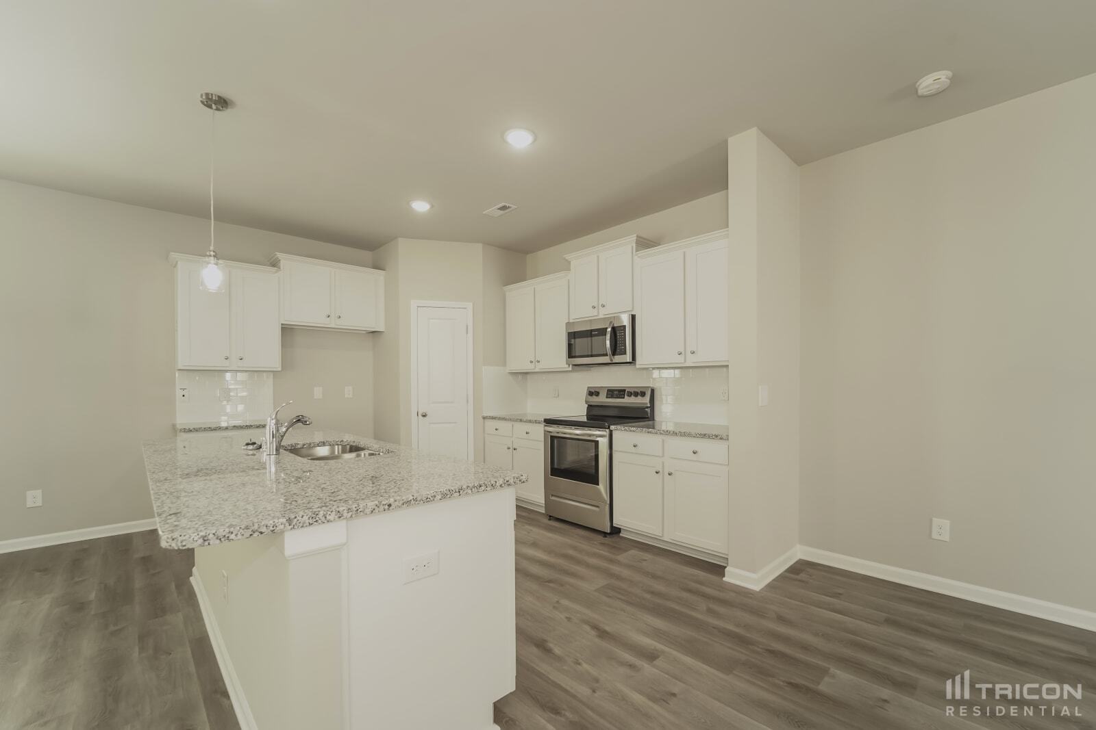 Building Photo - 221 Spring Knoll Dr