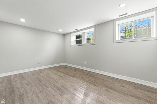 Building Photo - 4351 S King Dr