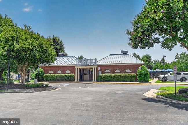 Building Photo - 967 Herons Run Ln