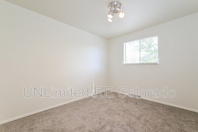 Building Photo - 7413 S Albion St