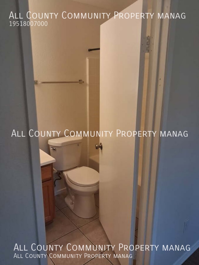 Building Photo - 58439 Palisade Dr