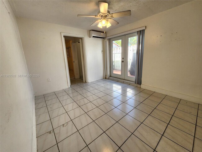 Building Photo - 2210 SW 89th Ct