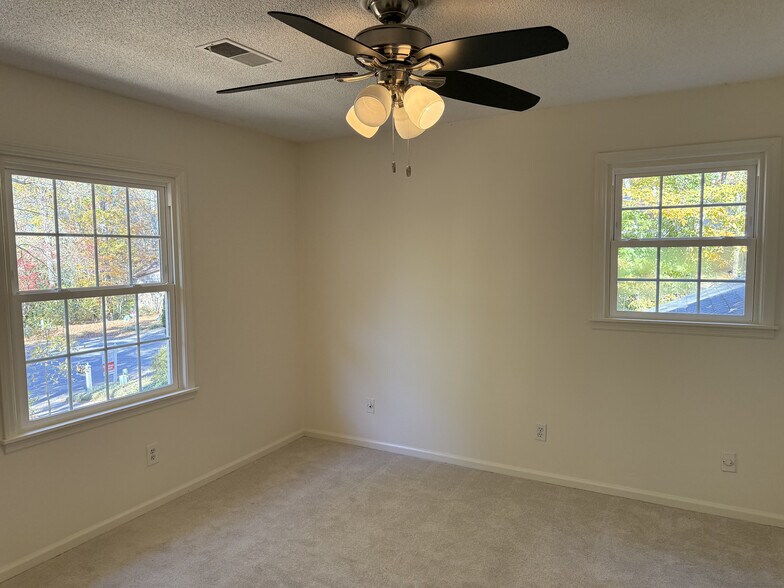 Building Photo - 1610 Old Mill Xing