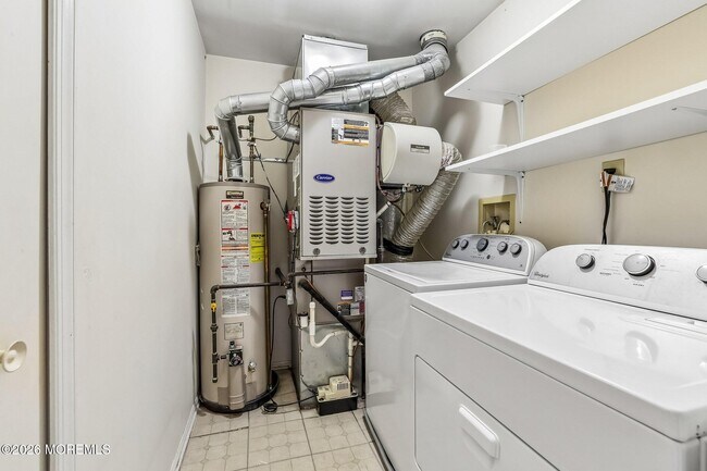 Building Photo - 418 Dorchester Way