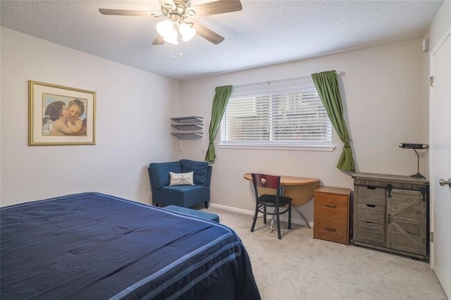 Building Photo - 7406 Shadow Hill Dr