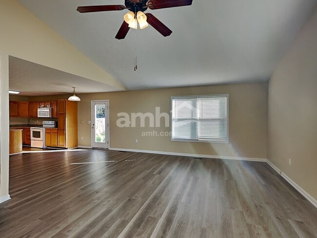 Building Photo - 5 S Ridge Dr